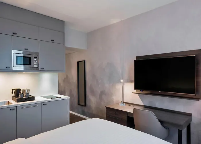 By Marriott Frankfurt Center 4*