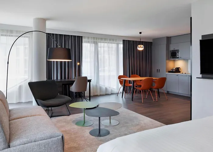 By Marriott Frankfurt Center