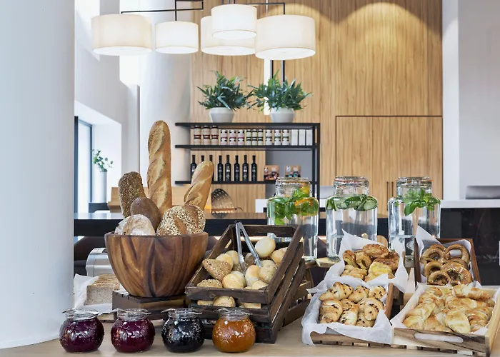 By Marriott Frankfurt Center Hotel 4*