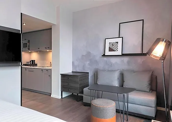 By Marriott Frankfurt Center Hotel 4*
