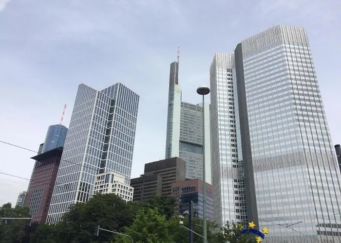By Marriott Frankfurt Center فندق 4*
